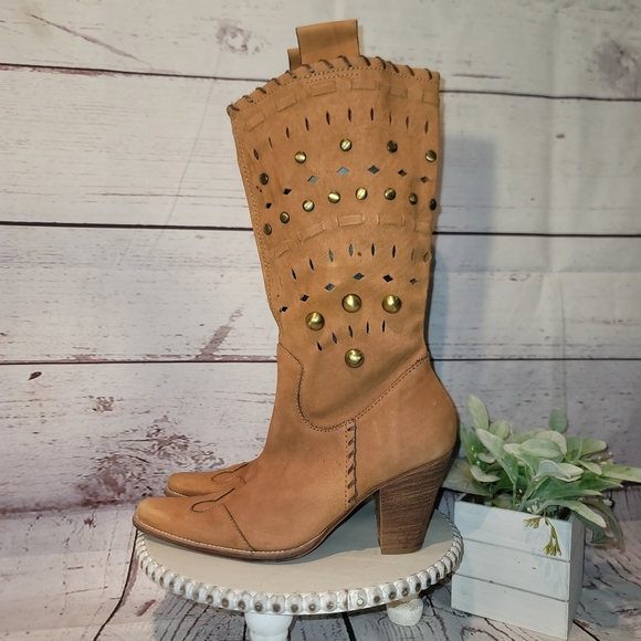 BOUTIQUE 58 Women's Western Tan Leather Calf Stud Embellished Heel Boot Size 9.5 - Picture 6 of 13